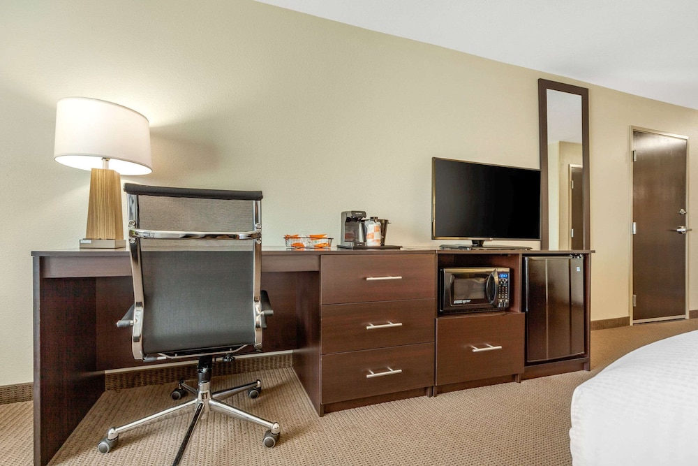 Sleep Inn & Suites Lincoln University Area 37/42