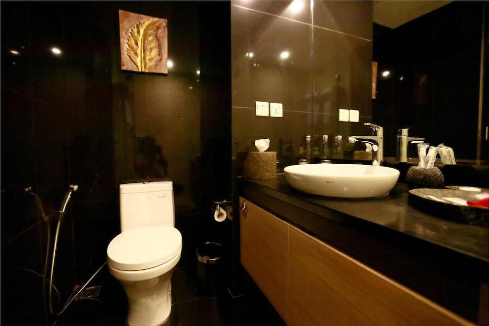 b Hotel Bali & Spa 72/73