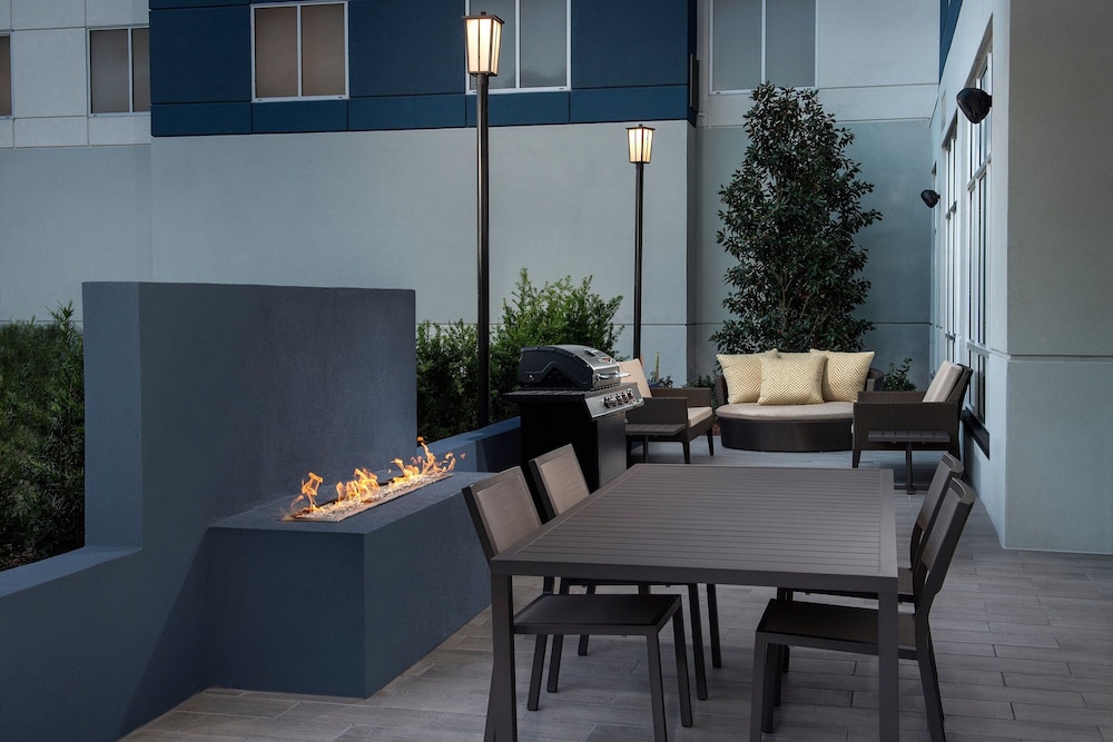 Residence Inn by Marriott Jacksonville Downtown 16/25