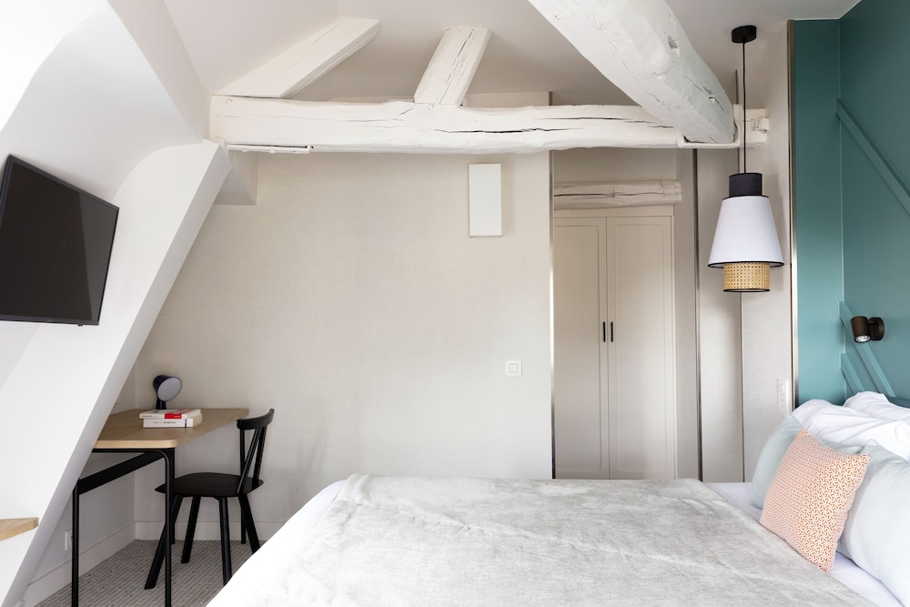 Hotel Bastille Speria 7/48