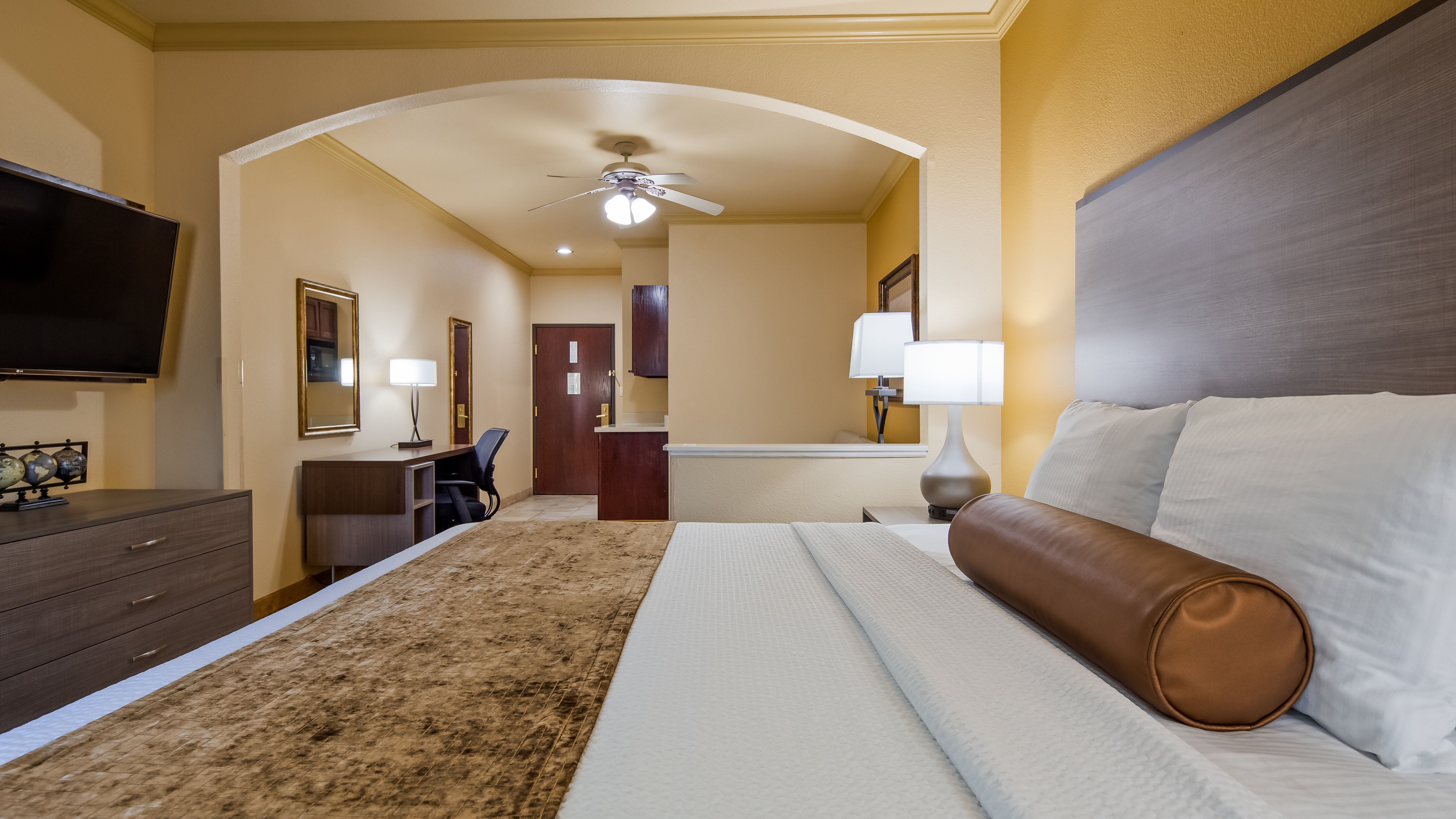 Best Western Plus Crown Colony Inn and Suites 17/59