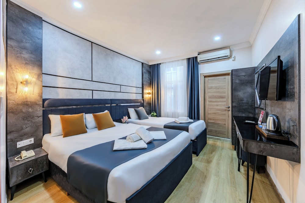 La Pazza Suites 12/50