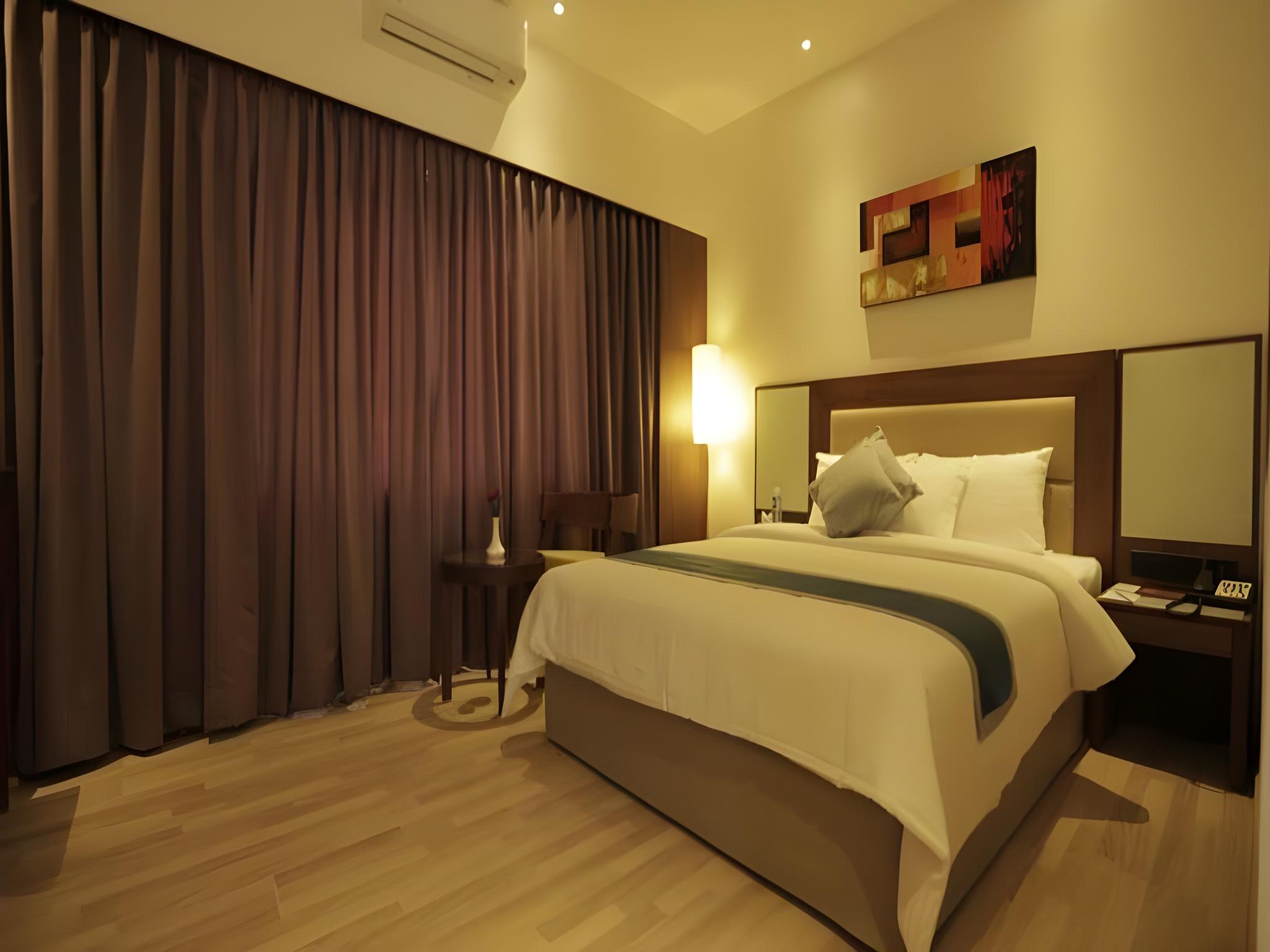 غرفة تنفيذية، Oyo Premium Kakkanad Civil Station 2/2