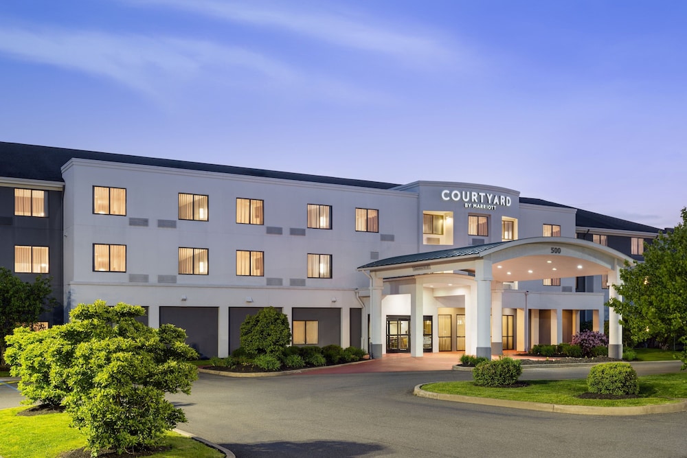 Courtyard by Marriott Kingston 2/50