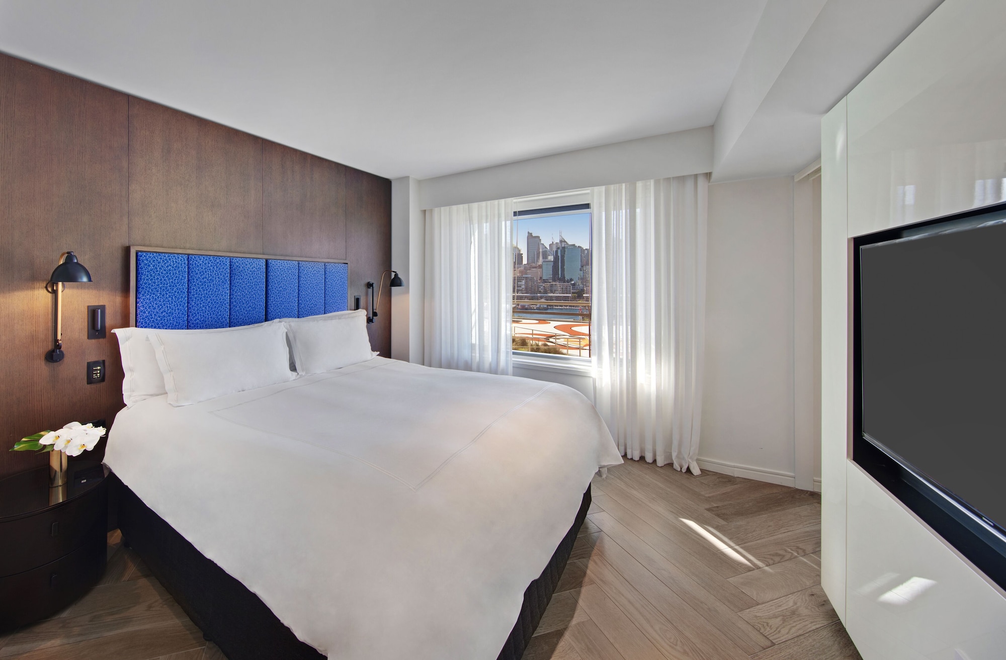 2 BEDROOMS, SUITE, CITY VIEW