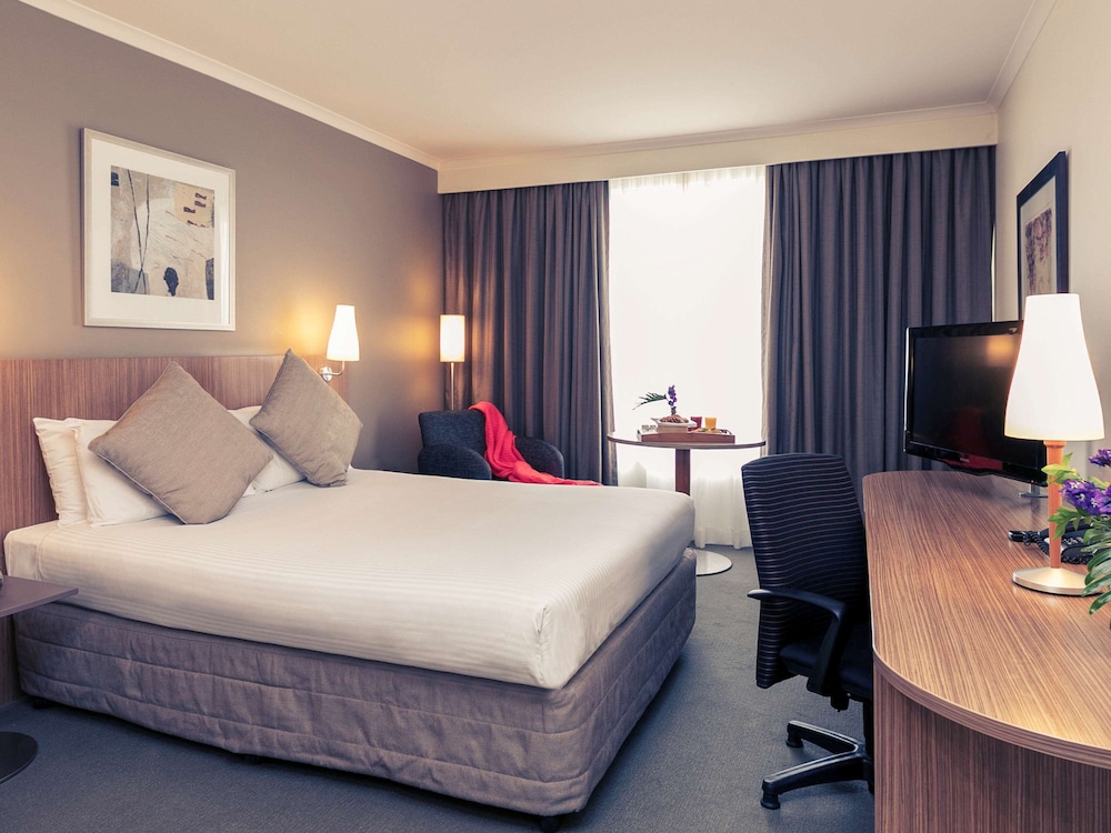 Mercure Sydney Parramatta 12/50