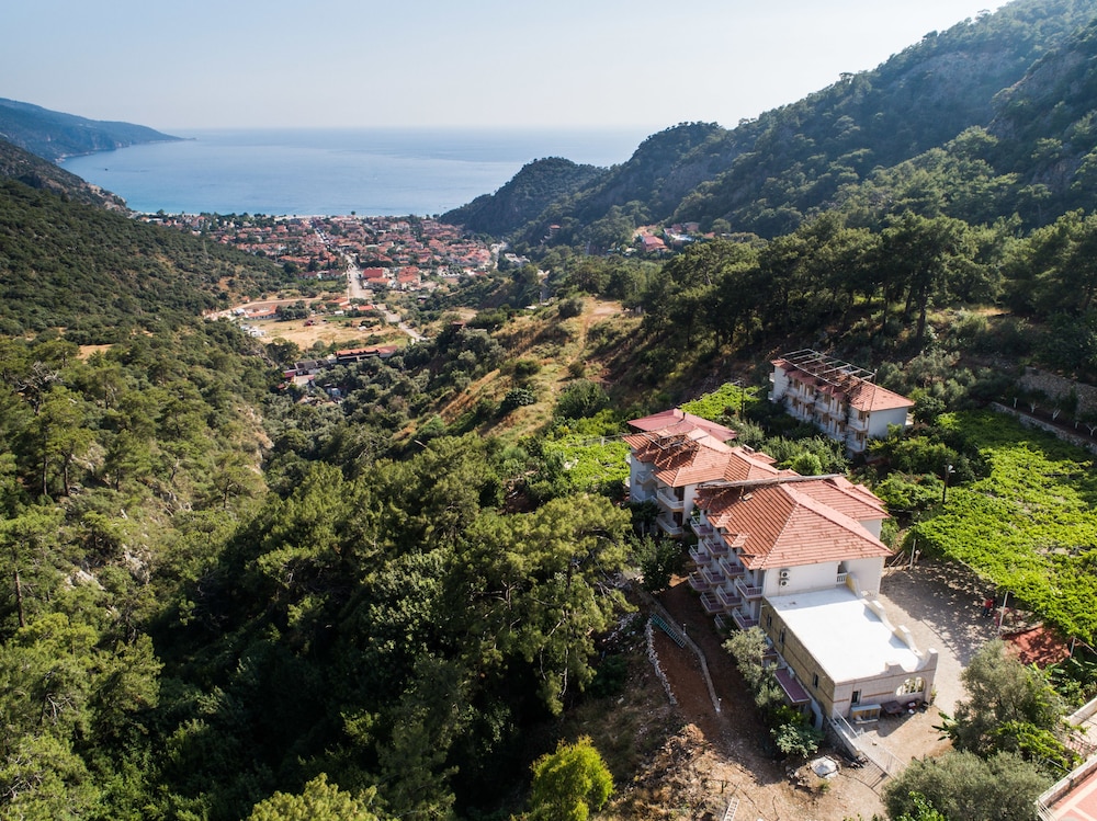 Manzara Hotel 44/50