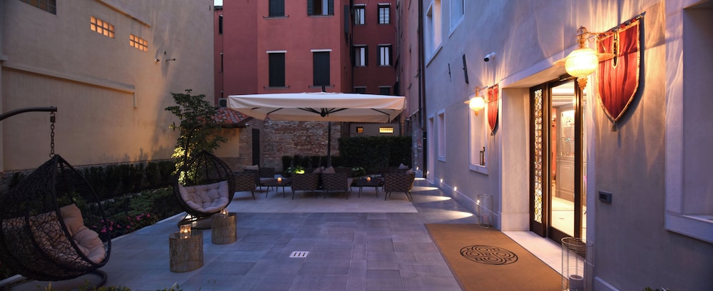Santa Croce Boutique Hotel 47/65