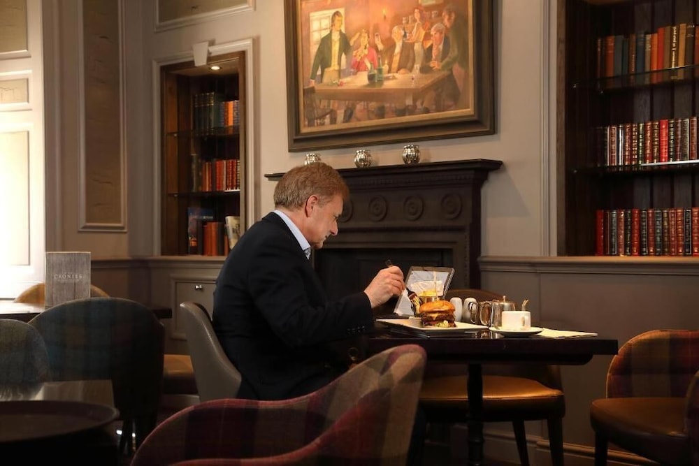 Golden Lion Hotel Stirling 40/50