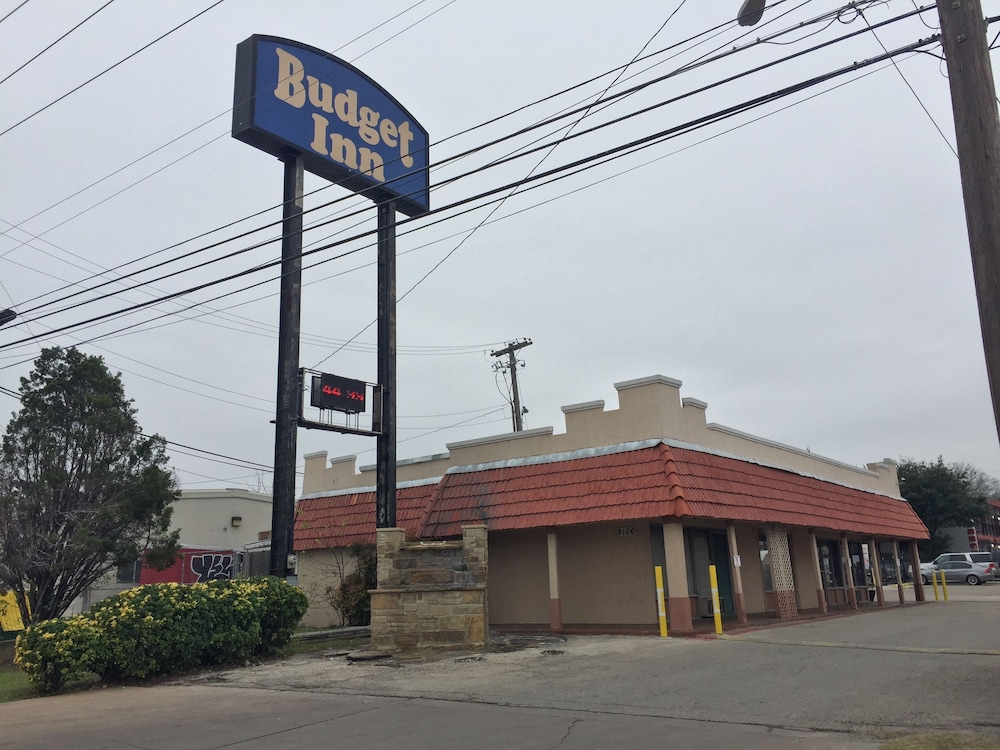 Budget Inn 2/43