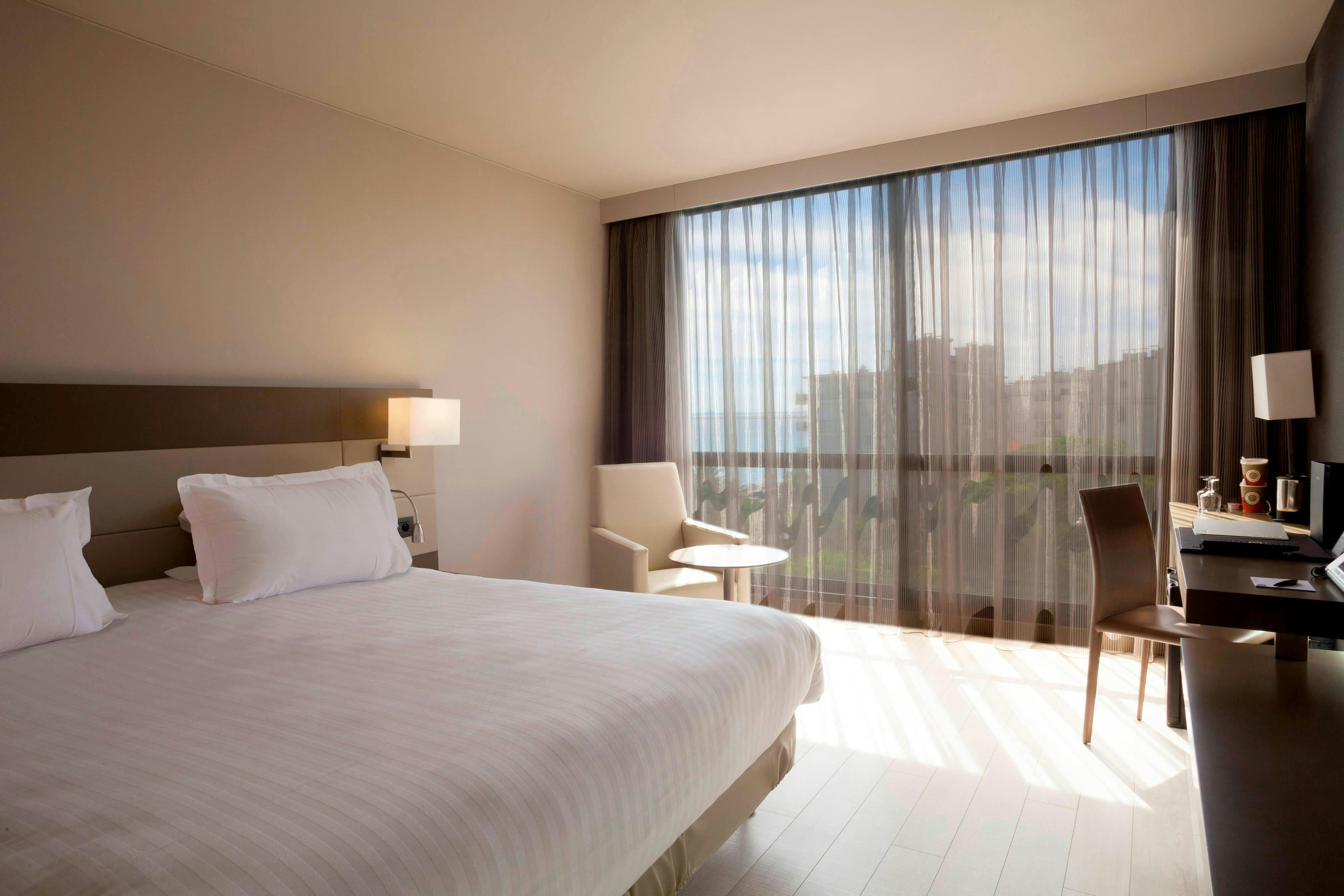 AC Hotel by Marriott Nice 1/2