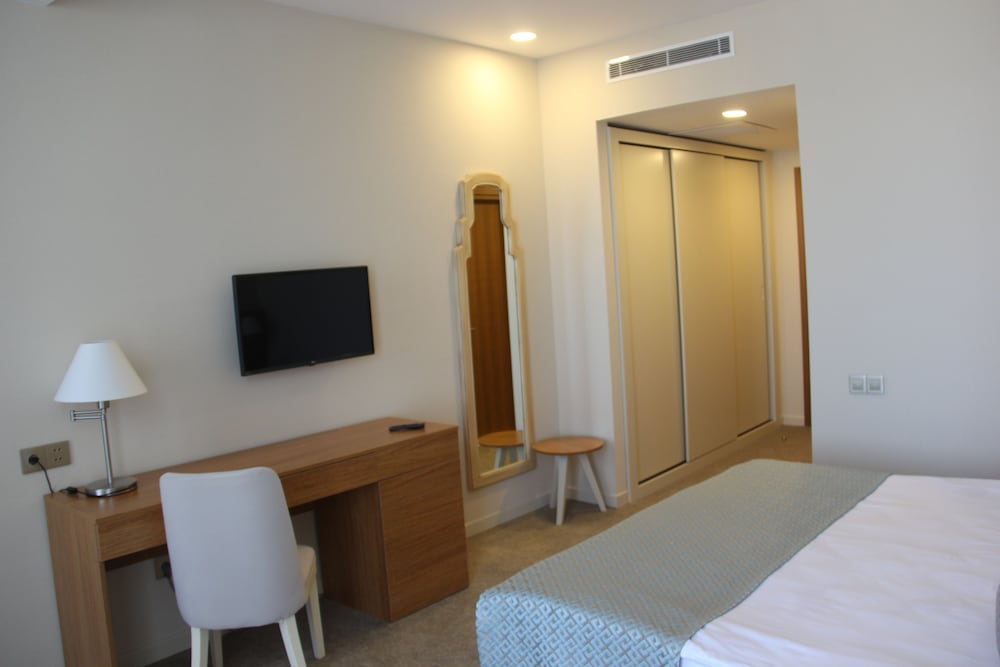 Khazar Inji Hotel 20/25