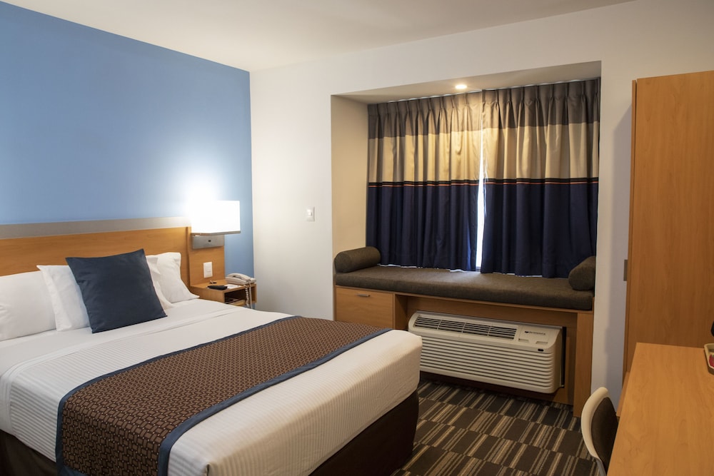 Microtel Inn & Suites by Wyndham Culiacan 16/56