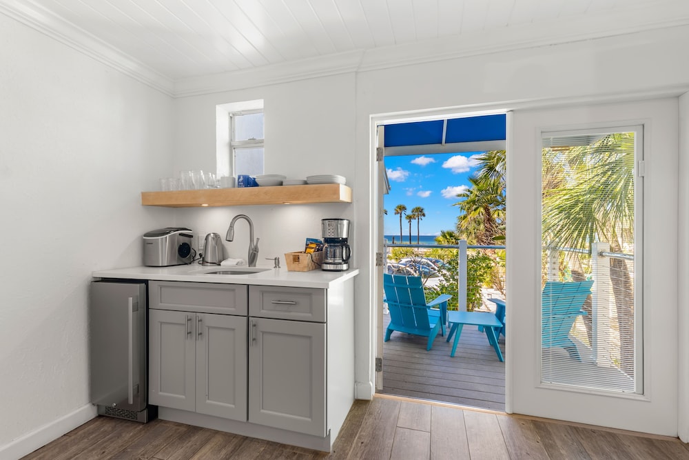 Inn On The Beach 6/50