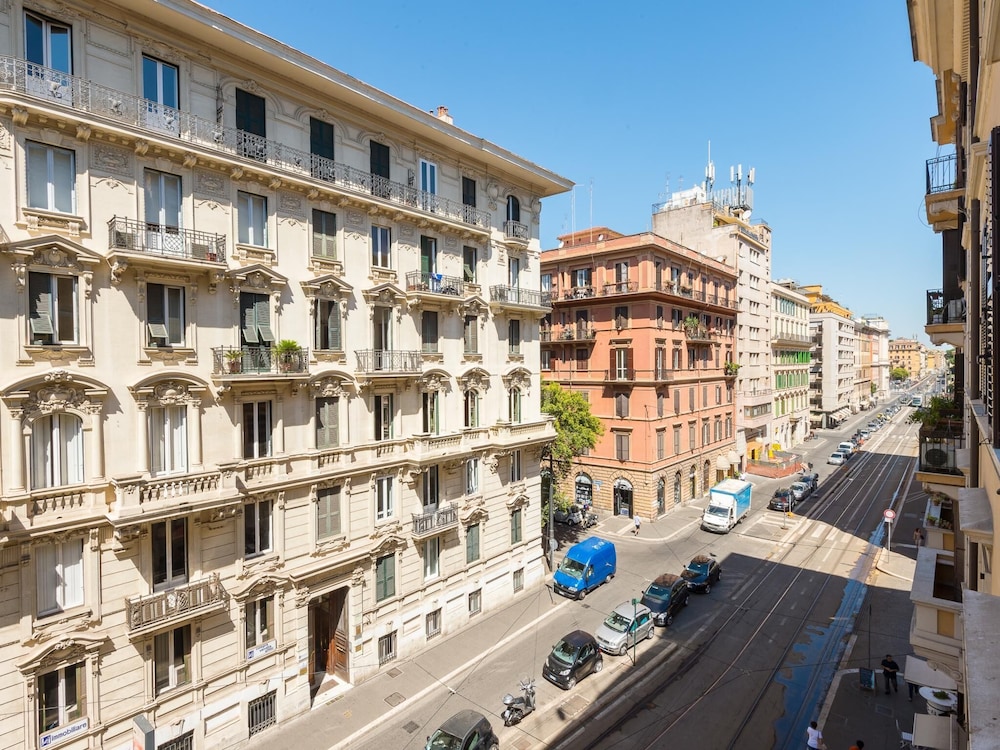 RSH Popolo Elegant Two Bedroom Apartment 2/27
