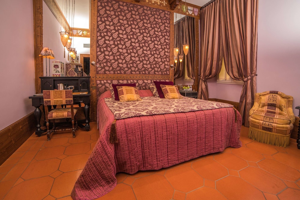 Room, Double Bed, Tuscan Floor