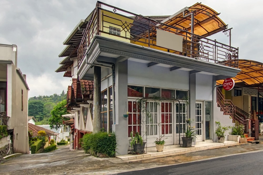 OYO 90031 Villa Papada 1/23