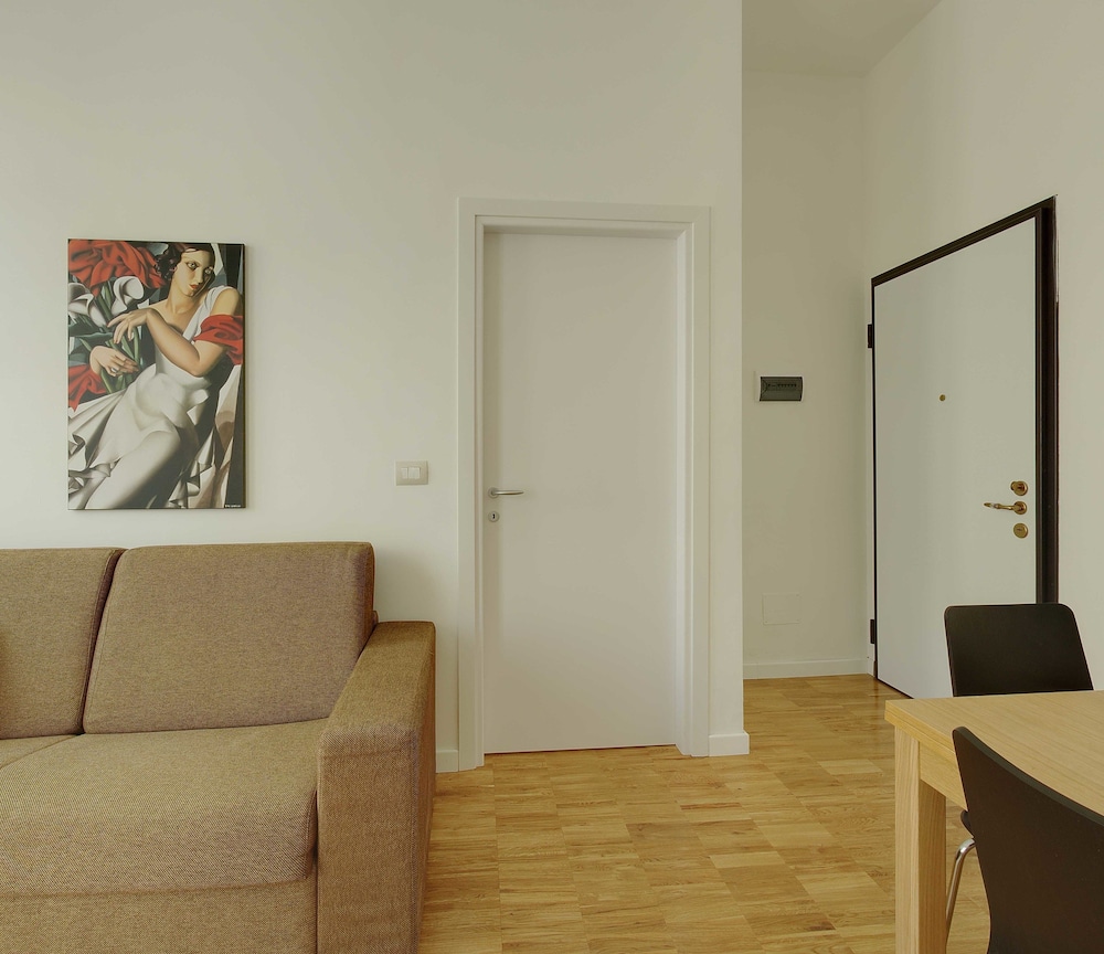 Milan Apartment Rental 25/50