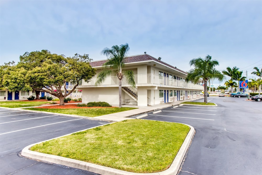 Motel6 Venice, FL 50/63