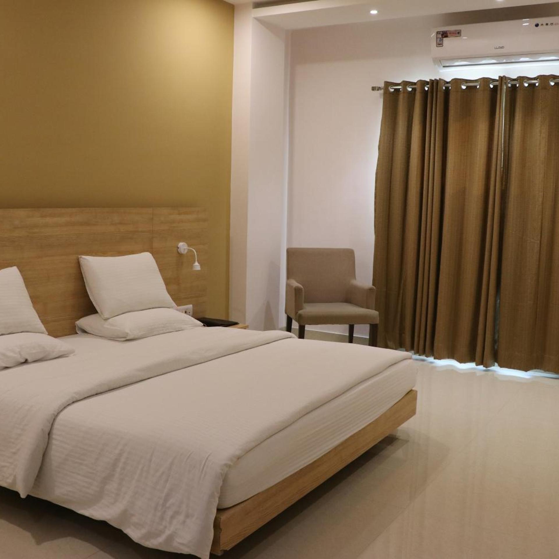 Little Chef Hotel 13/55