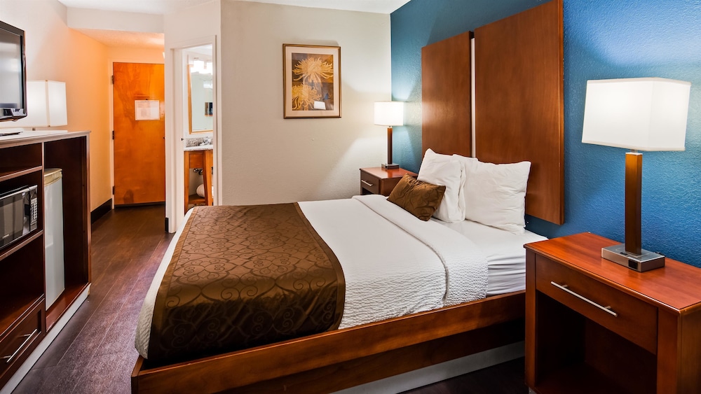 Best Western Plus Richmond Airport Hotel 13/30