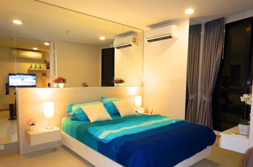 Acqua Condominium 14/50