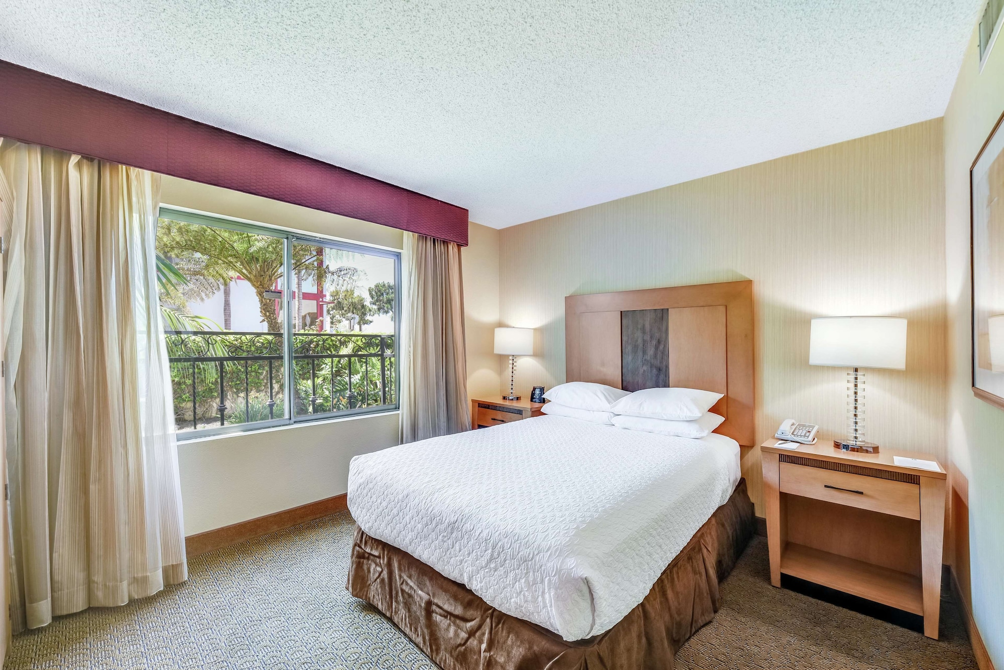 جناح بسرير كينج لذوي الإعاقة