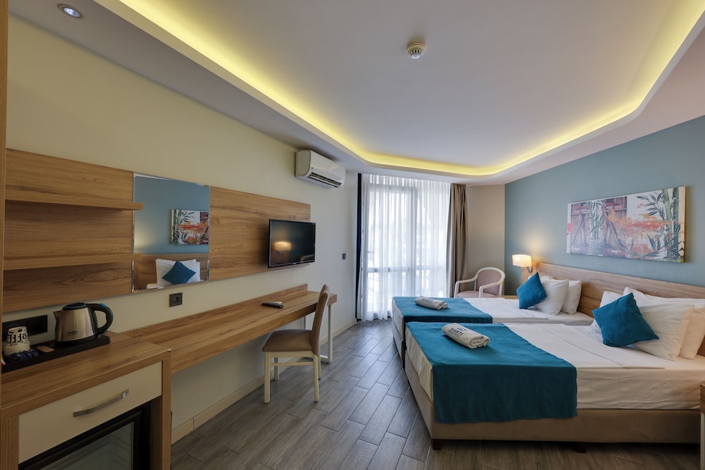 Room at Marti Prime Beach Kusadasi, KUSADASI