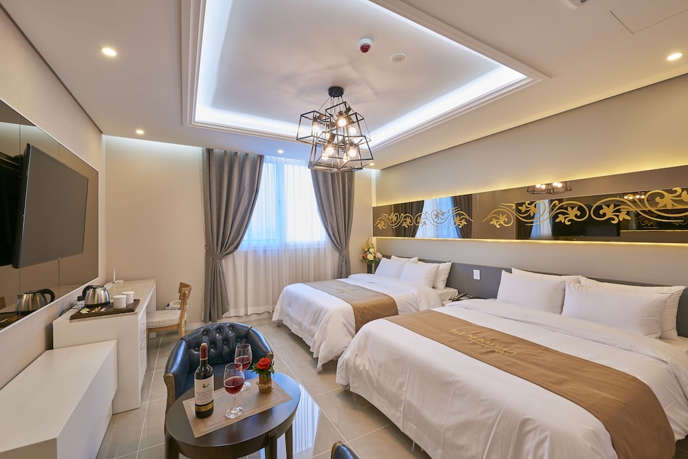 Madrid Hotel Gwangju 17/39