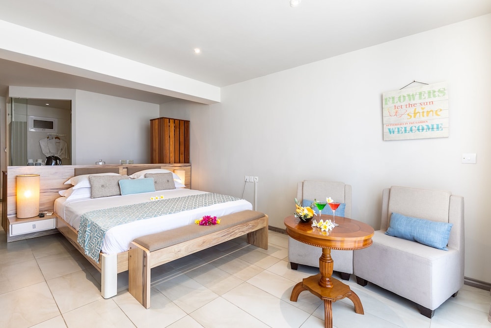Le Peninsula Bay Beach Resort & Spa 7/50