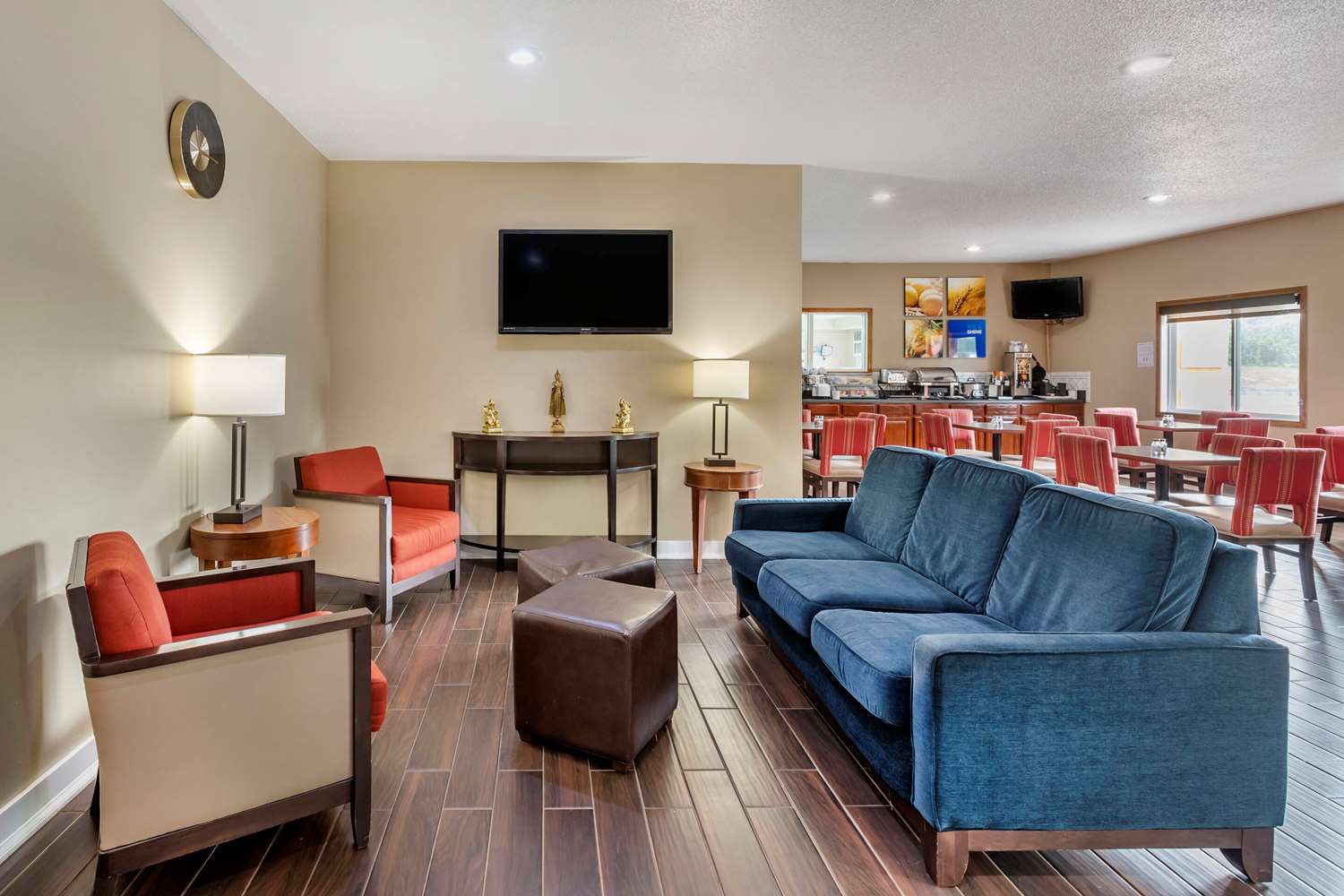 Comfort Inn Muscatine near Hwy 61 25/33