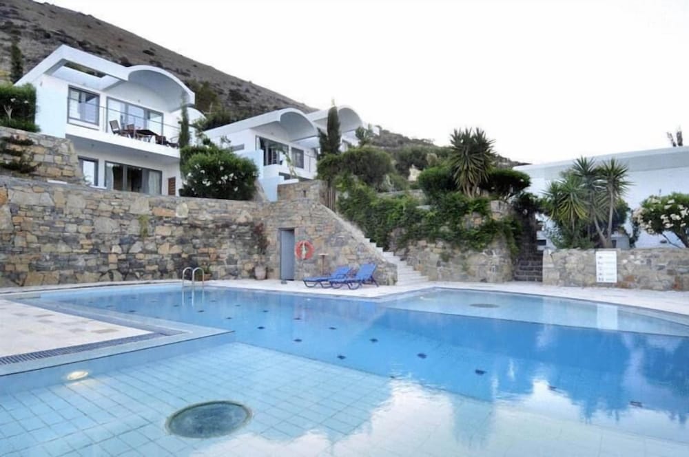 Elounda Living Residences by GHH 33/34
