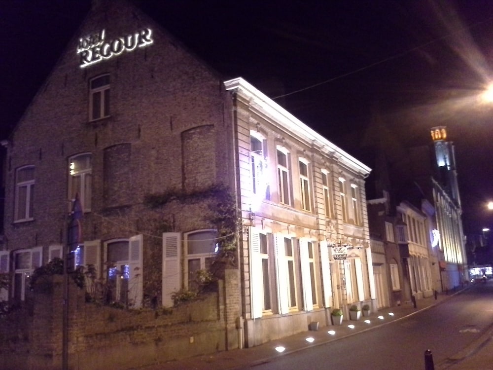 Hotel Recour 1/50