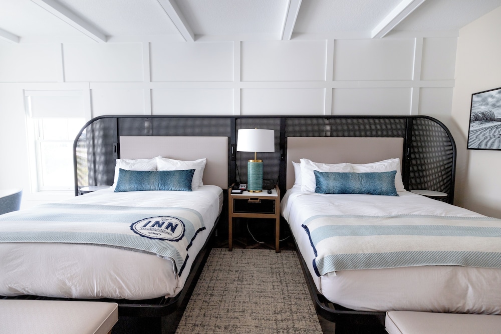 Golf, 2 Queen Beds