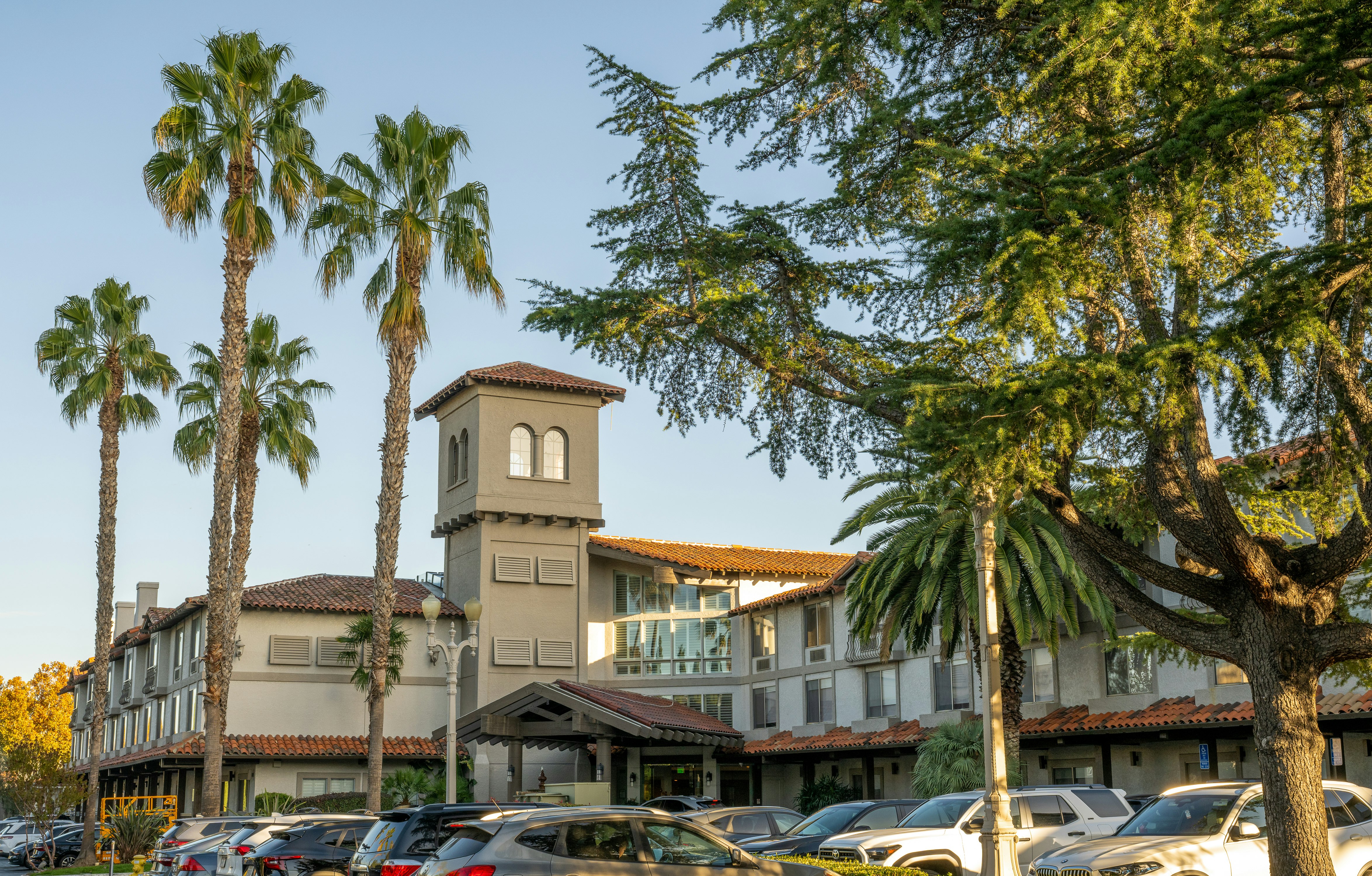 DoubleTree by Hilton Hotel Campbell - Pruneyard Plaza 3/50