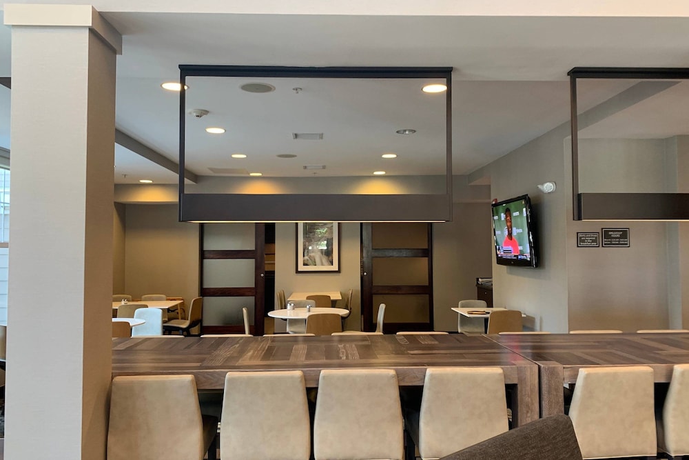 Residence Inn by Marriott Concord 22/24