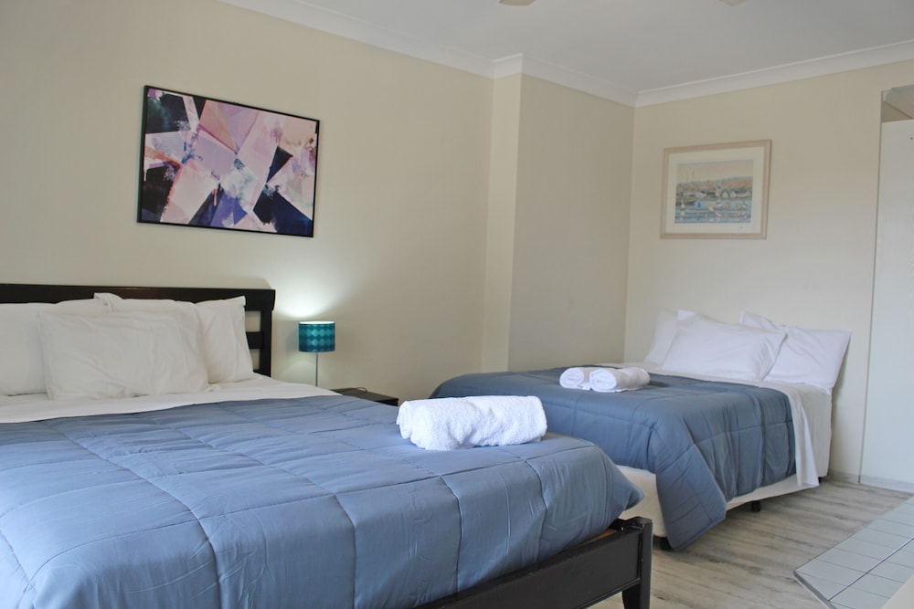Broadwater Keys 17/72