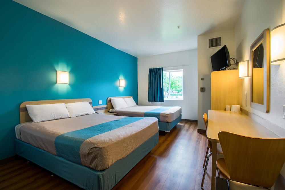 Motel6 Portland, OR - I-5 14/36