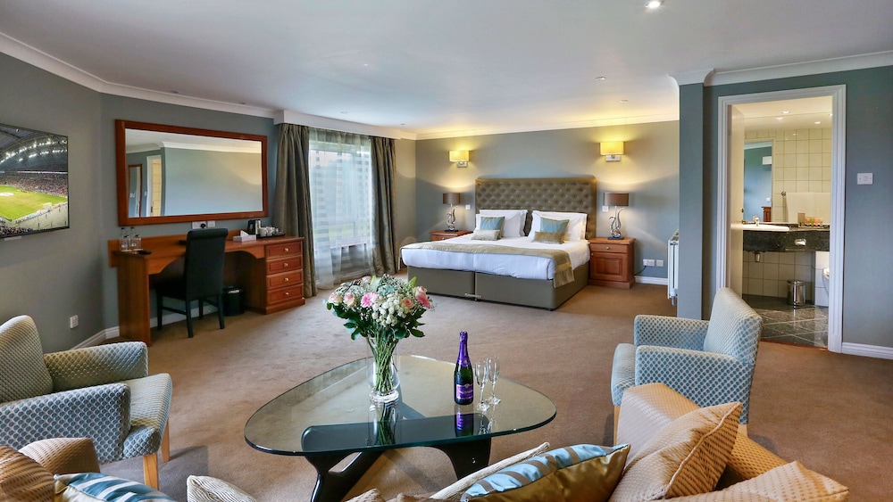 Stoke By Nayland Hotel 51/80