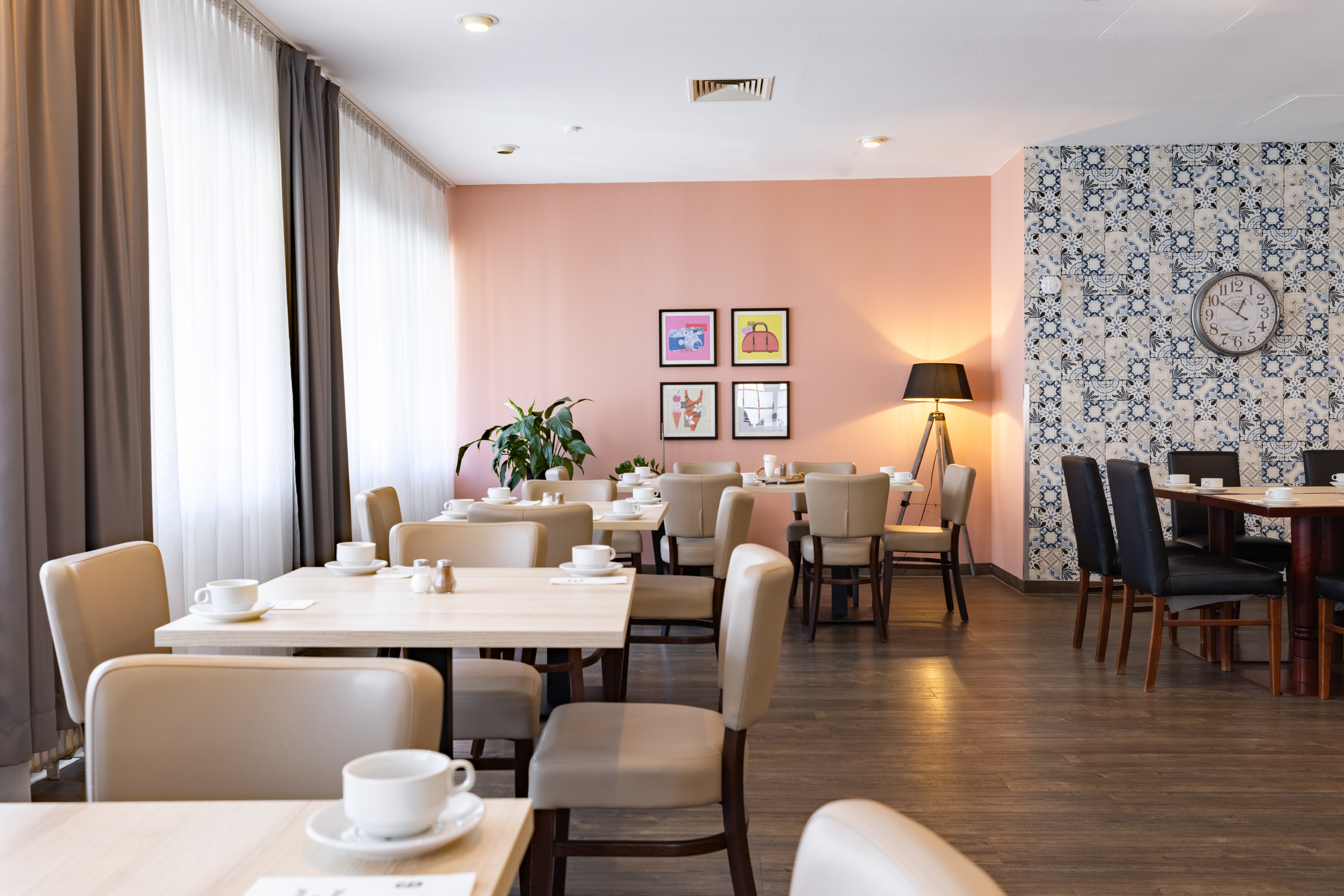 Hotel Mariella Airport 55/80