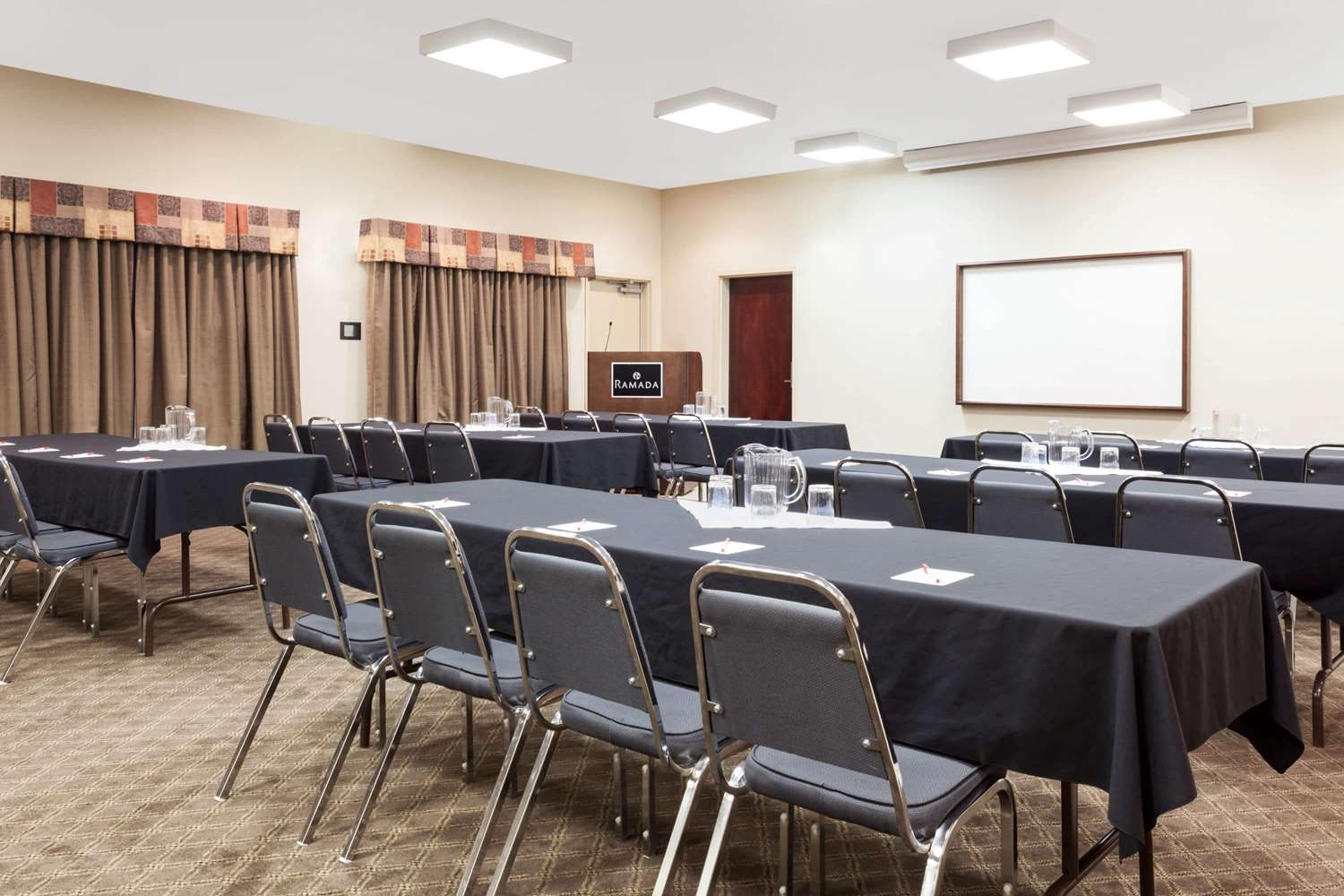 Ramada By Wyndham Weyburn 35/39