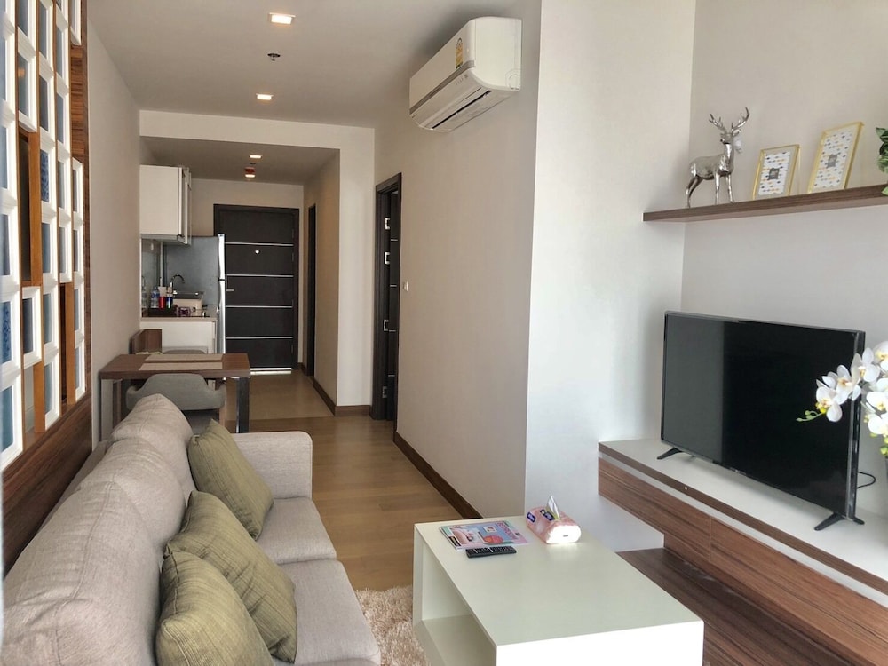 The Astra Luxury Suit condo 32/50