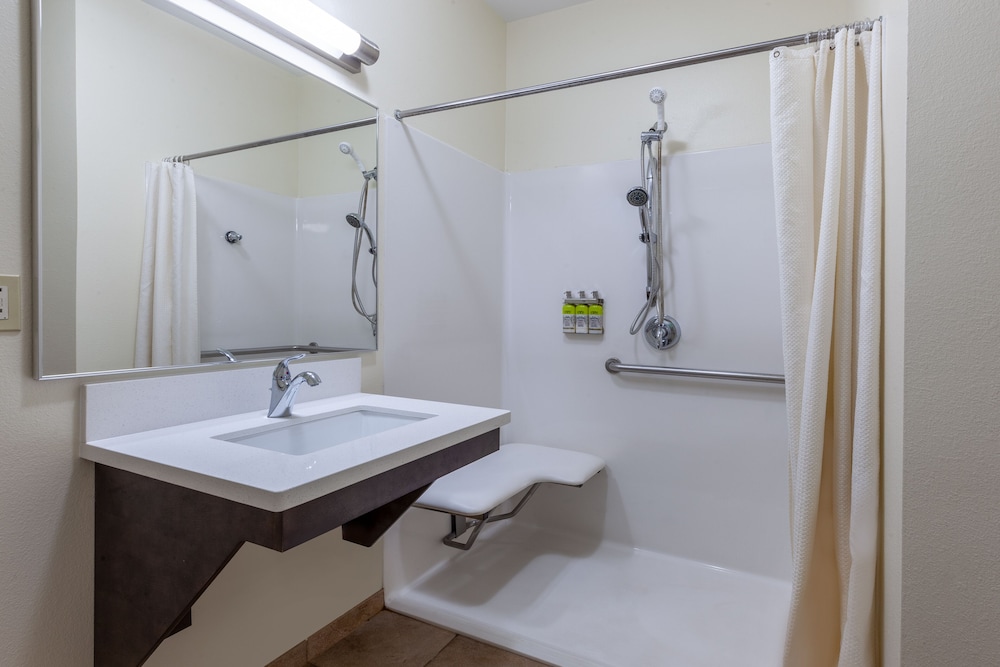 Candlewood Suites Kalamazoo 13/50
