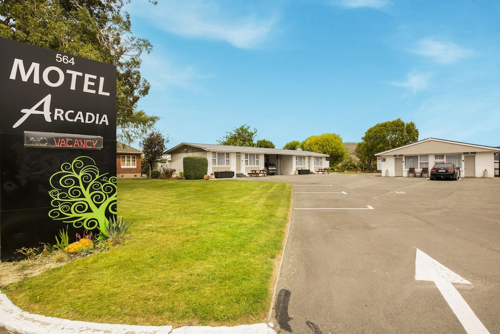 Arcadia Motel 49/53