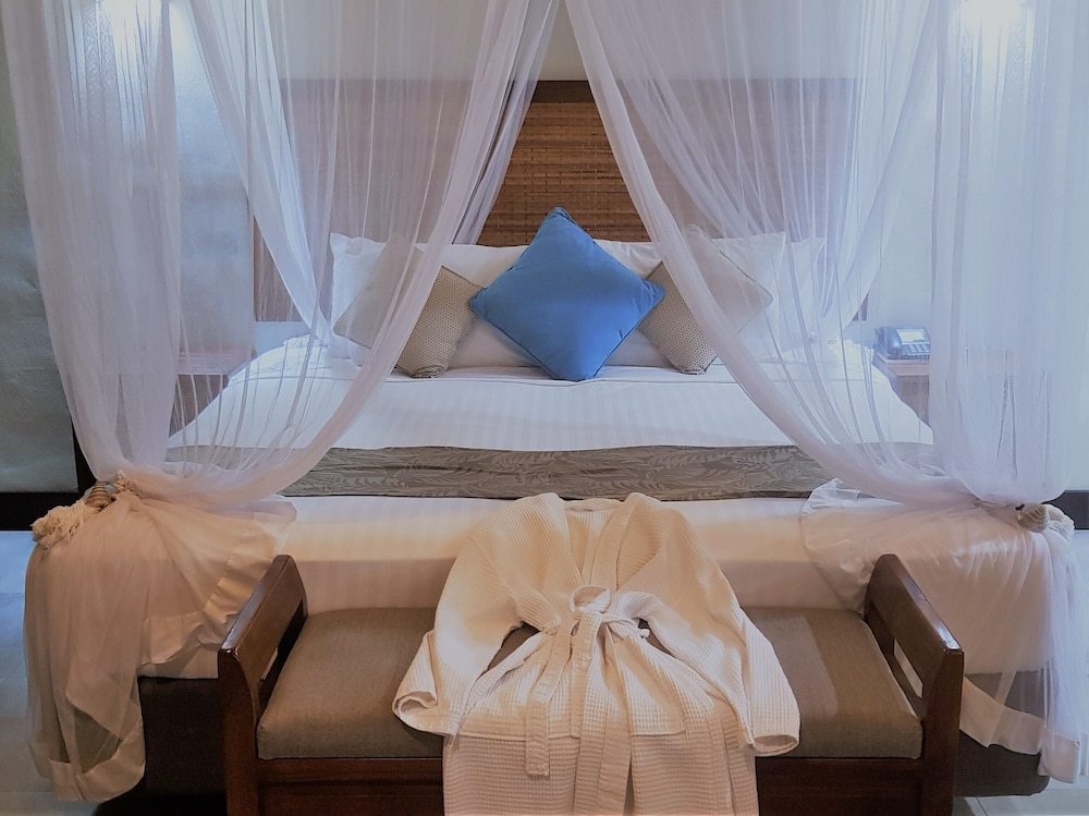 Nautilus Resort 24/77