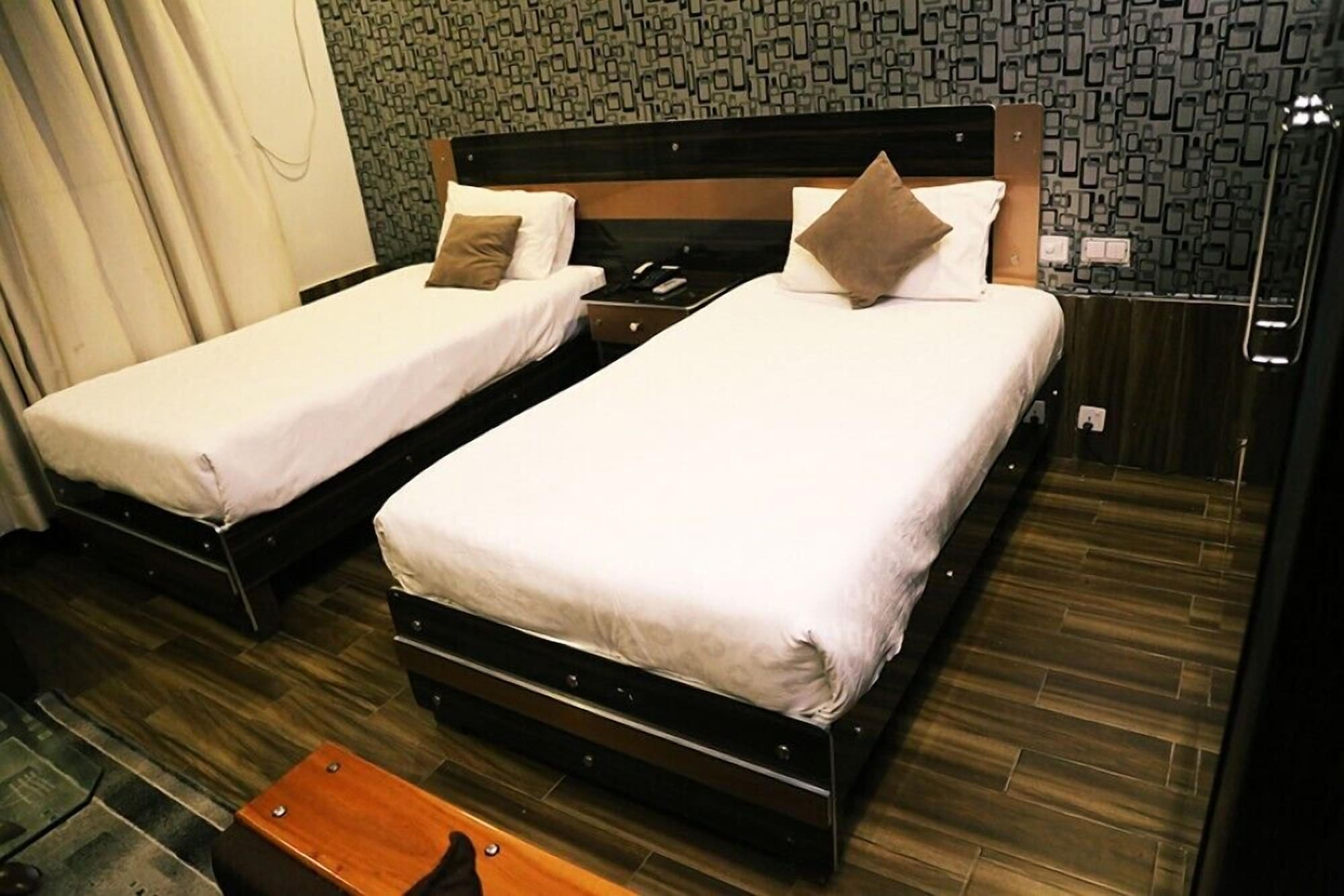 STANDARD, TWIN BEDS