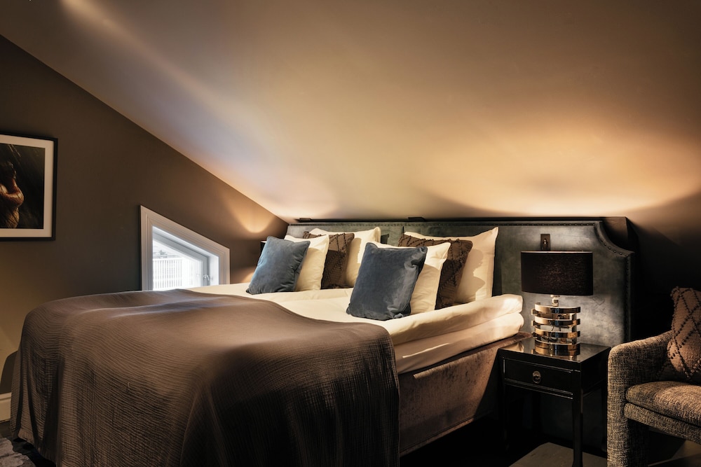 LOFT, SUITE