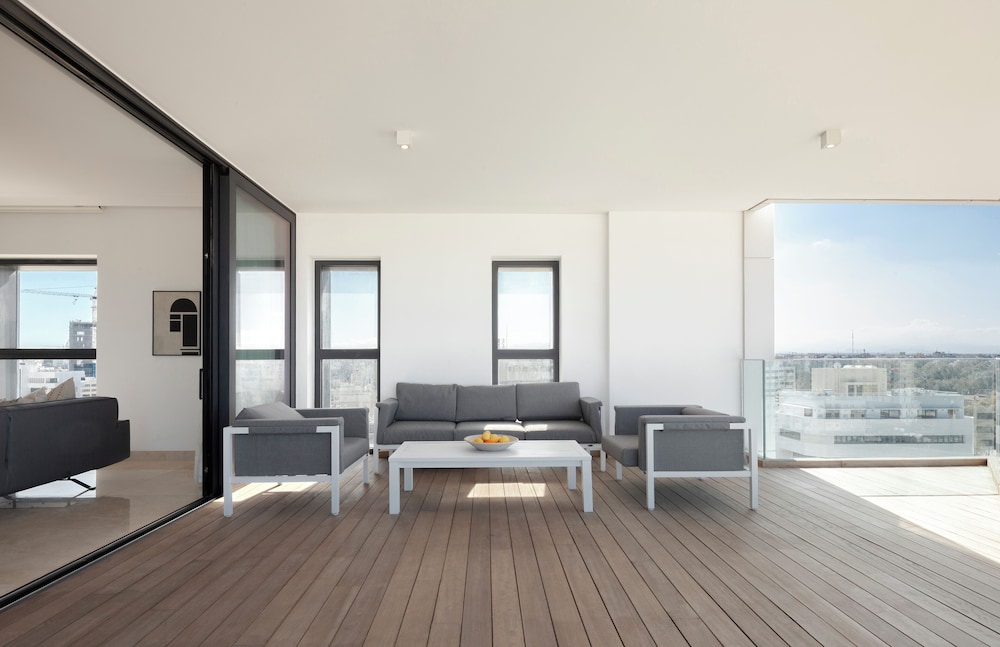 Central Park Residence 29/50