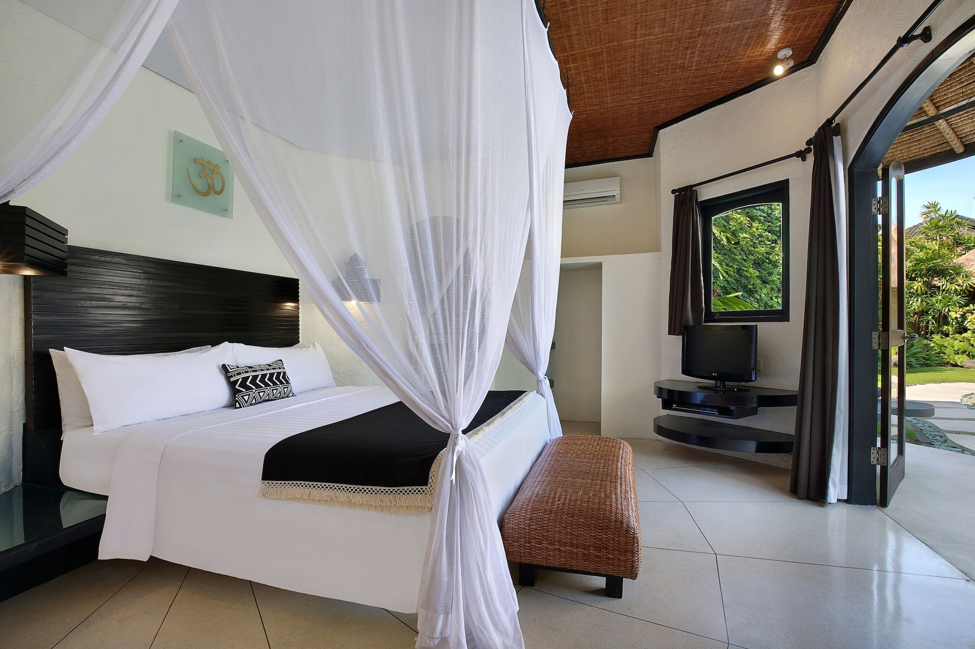 3 BEDROOMS, VILLA, PRIVATE POOL