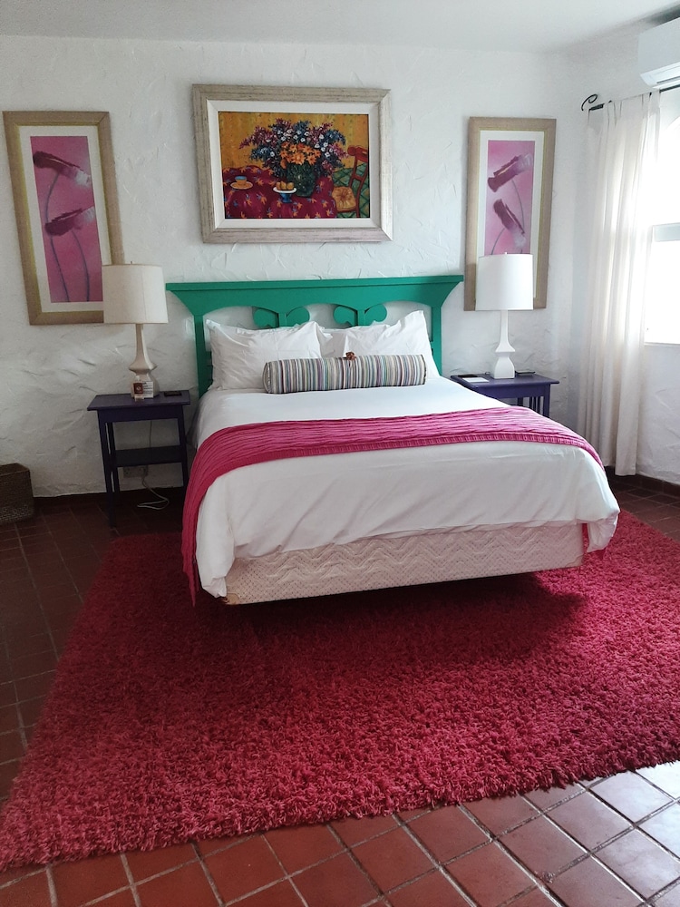 MOUNT CINNAMON GRENADA 15/50